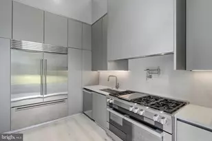 1036 Towlston Rd, McLean, VA 22102 - Photo 11