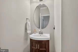 6701 Ordsall St, Alexandria, VA 22315 - Photo 9