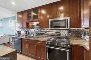8220 Crestwood Heights Dr, McLean, VA 22102 - Photo 7