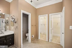 9870 Palace Green Way, Vienna, VA 22181 - Photo 33