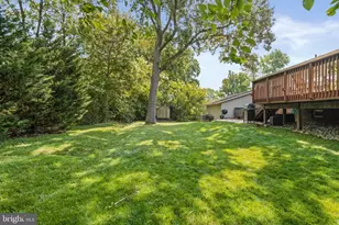 904 Dunbarton Ct, Herndon, VA 20170 - Photo 11