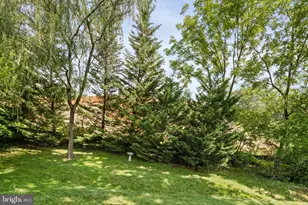 904 Dunbarton Ct, Herndon, VA 20170 - Photo 9