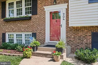 904 Dunbarton Court, Herndon, VA 20170 - Photo 5
