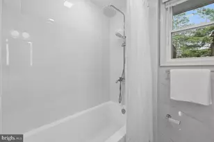 805 Golden Arrow St, Great Falls, VA 22066 - Photo 29