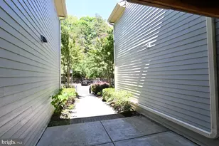 2220 Springwood Dr, Reston, VA 20191 - Photo 69