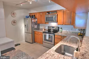 2220 Springwood Dr, Reston, VA 20191 - Photo 3