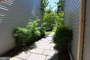 2220 Springwood Dr, Reston, VA 20191 - Photo 71