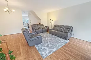 2535 James Monroe Cir, Herndon, VA 20171 - Photo 7