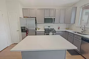2535 James Monroe Cir, Herndon, VA 20171 - Photo 3