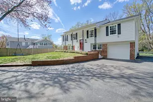 12805 Point Pleasant Dr, Fairfax, VA 22033 - Photo 7