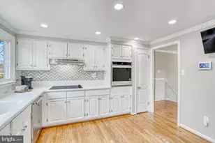 12805 Point Pleasant Dr, Fairfax, VA 22033 - Photo 17