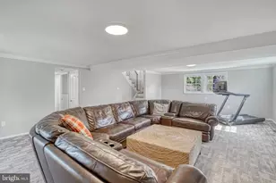 12805 Point Pleasant Dr, Fairfax, VA 22033 - Photo 25