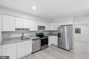 3977 Burning Bush Ct, Fairfax, VA 22033 - Photo 5