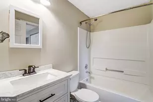 8525 Koluder Ct, Lorton, VA 22079 - Photo 11