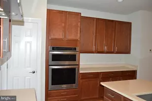 3059 Waterloo Ln, Fairfax, VA 22031 - Photo 9