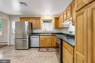 5315 Summit Dr, Fairfax, VA 22030 - Photo 19