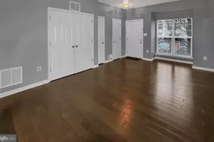 2423 Dew Meadow Ct, Herndon, VA 20171 - Photo 3