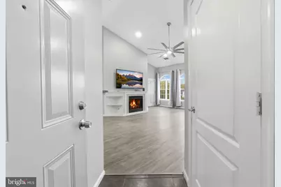 7710 Haynes Point Way #L, Alexandria, VA 22315 - Photo 5