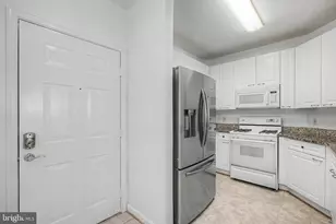2711 Bellforest Ct, Vienna, VA 22180 - Photo 5
