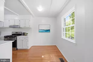 14814 Haymarket Ln, Centreville, VA 20120 - Photo 17