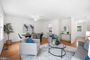 14814 Haymarket Ln, Centreville, VA 20120 - Photo 9