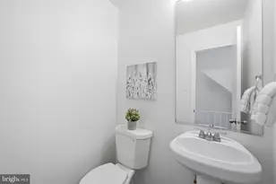 14814 Haymarket Ln, Centreville, VA 20120 - Photo 19