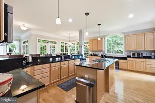 9205 Frst Grns Dr, Lorton, VA 22079 - Photo 17