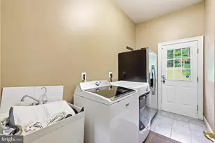 9205 Frst Grns Dr, Lorton, VA 22079 - Photo 37