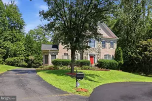9205 Frst Grns Dr, Lorton, VA 22079 - Photo 3