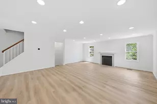 10153 Turnberry Pl, Oakton, VA 22124 - Photo 11