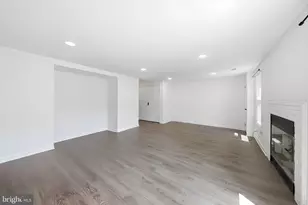 10153 Turnberry Pl, Oakton, VA 22124 - Photo 5