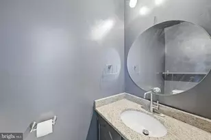 10153 Turnberry Pl, Oakton, VA 22124 - Photo 13