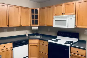 11723 Karbon Hill Ct, Reston, VA 20191 - Photo 3