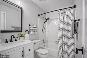 10108 Ebenshire Ct, Oakton, VA 22124 - Photo 13