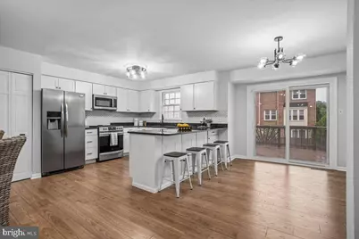 10108 Ebenshire Court, Oakton, VA 22124 - Photo 5