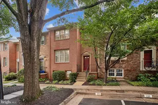 10108 Ebenshire Ct, Oakton, VA 22124 - Photo 1