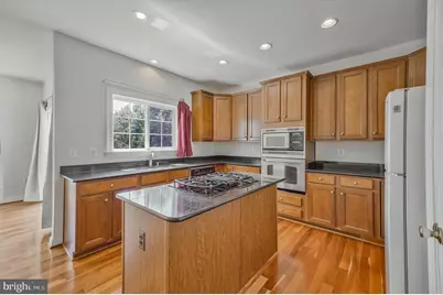 8177 McCauley Way, Lorton, VA 22079 - Photo 5