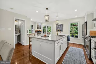 4266 Fox Lake Dr, Fairfax, VA 22033 - Photo 3
