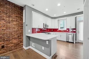 2908 Penny Ln, Fairfax, VA 22031 - Photo 9