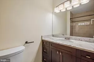 8562 Springfield Oaks Dr, Springfield, VA 22153 - Photo 15