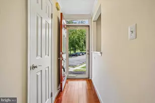 8562 Springfield Oaks Dr, Springfield, VA 22153 - Photo 5