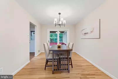 7235 Hadlow Drive, Springfield, VA 22152 - Photo 9