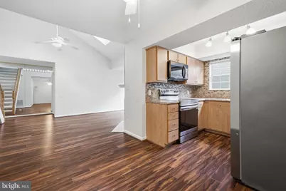 12011 Golf Ridge Court #302, Fairfax, VA 22033 - Photo 5