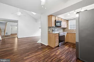12011 Golf Ridge Ct, Fairfax, VA 22033 - Photo 5