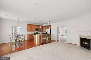 5625 Harrington Falls Ln, Alexandria, VA 22312 - Photo 7