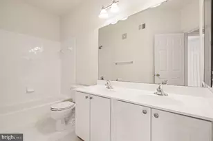 5625 Harrington Falls Ln, Alexandria, VA 22312 - Photo 11