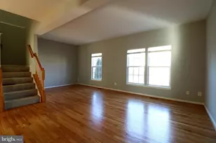 2581 Sutters Mill Dr, Herndon, VA 20171 - Photo 17