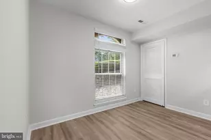 3318 Woodburn Village Dr, Annandale, VA 22003 - Photo 5