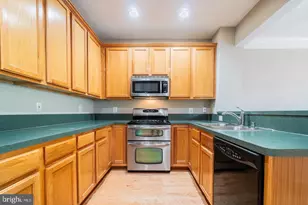 6325 Eagle Ridge Ln, Alexandria, VA 22312 - Photo 11