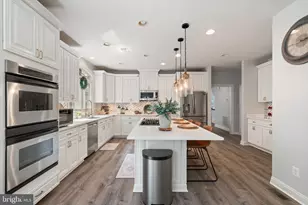 13757 Royal Red Terrace, Chantilly, VA 20151 - Photo 19